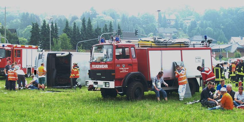 Schwerer Unfall mit Reisebus Lohmar Donrather Dreieck P020.JPG
